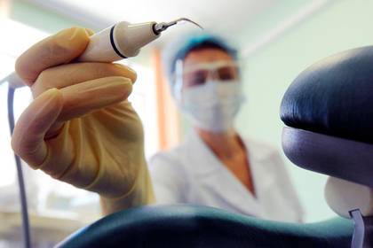 Пациентке российской клиники случайно запломбировали нос