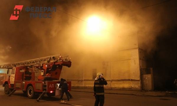 В Екатеринбурге 200 человек эвакуировали из горящего цеха завода «ВИЗ-сталь»