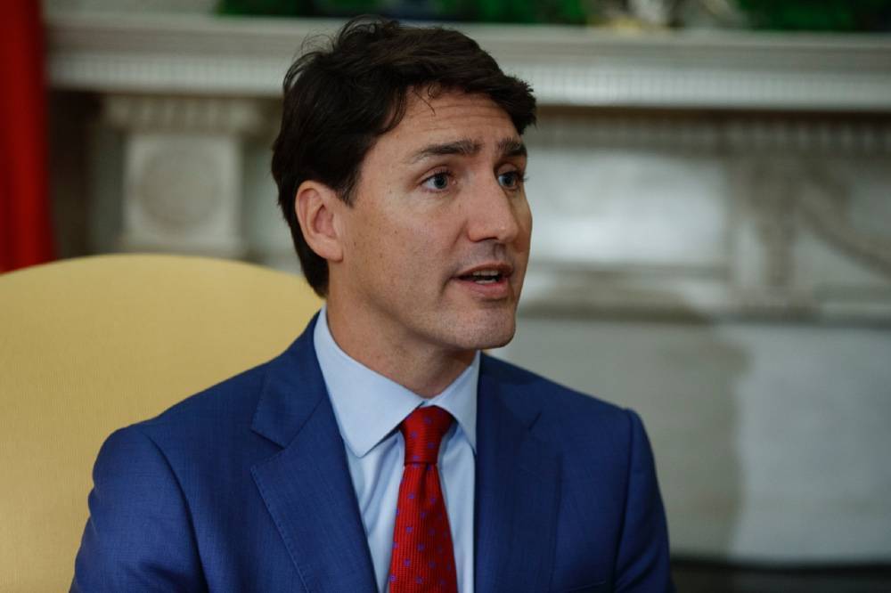 Премьер Канады Джастин Трюдо извинился за фотографию с черным гримом на лице