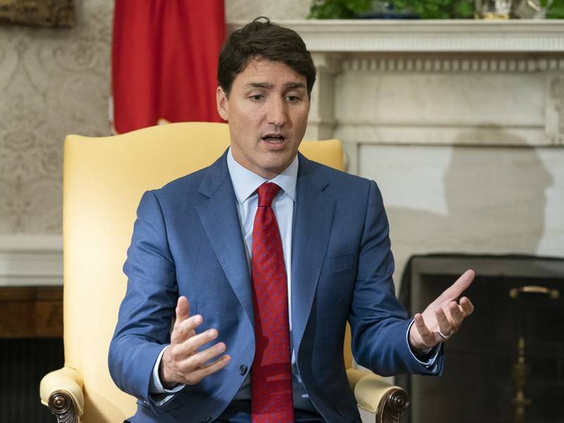 Премьер Канады извинился за фото с чёрным гримом на лице