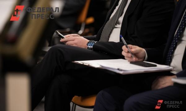 По просьбе массово уволились главы районов и городов Крыма