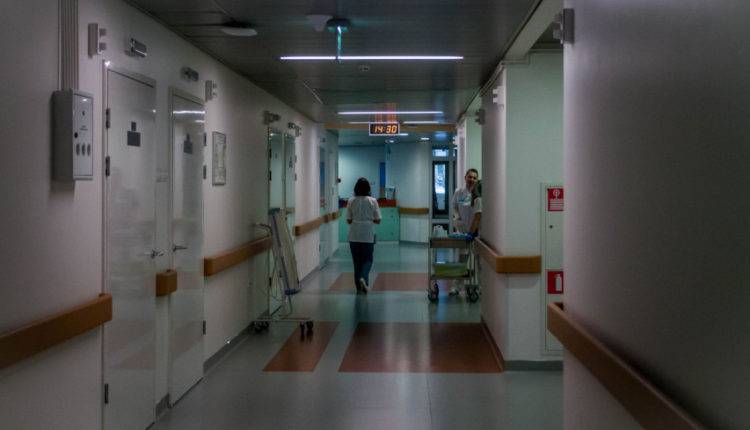 Прооперированный пациент три дня искал выход из больницы в Железногорске