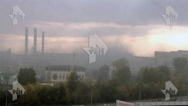 Фото серьезного пожара, охватившего завод в Екатеринбурге
