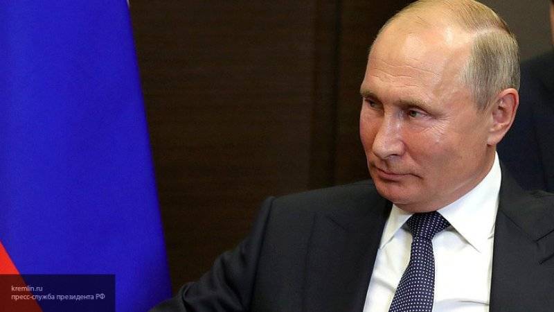 Путин сократил трудовой стаж для получения гражданства РФ специалистами до одного года