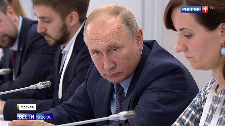 Путин пообещал российским изобретателям устранить бюрократические барьеры