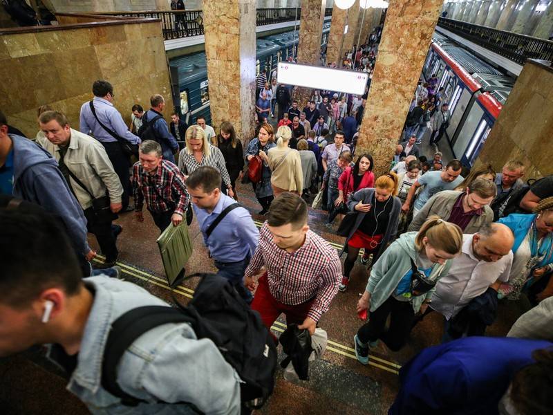 Пассажиров московского метро призвали «спасать Россию»