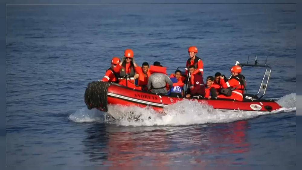 Судно Alan Kurdi спасло 13 мигрантов