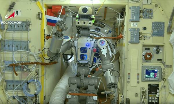 Создатель «Федора» опроверг слух, что космонавты включили робота с трудом | Москва | ФедералПресс