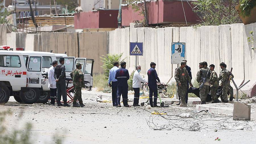 Восемь человек пострадали при подрыве автомобиля в Афганистане