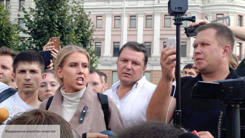 «Оппозиция» подготовила ряженного «полицейского», чтобы избивать москвичей