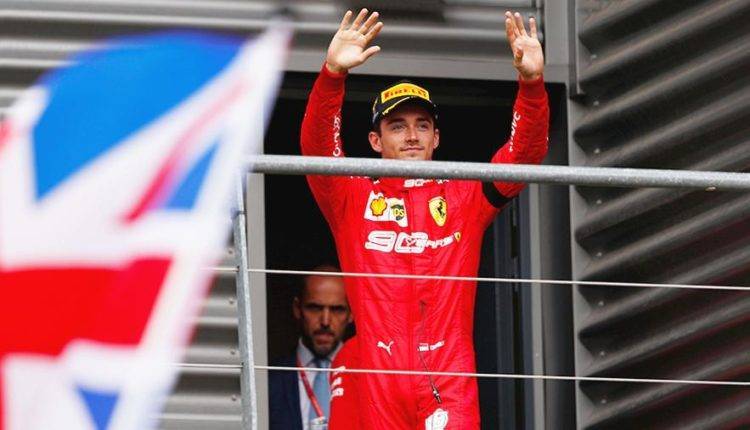 Пилот Ferrari Леклер впервые победил на этапе «Формулы-1»