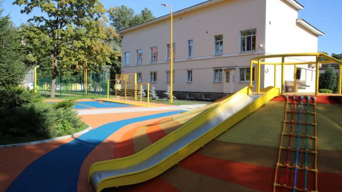 В Петербурге появился сенсорный сад для незрячих детей