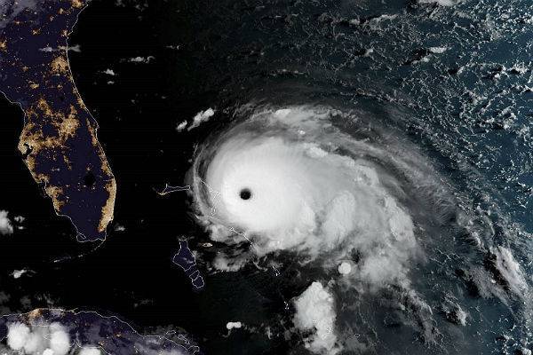 В трех штатах США объявили эвакуацию из-за урагана «Дориан»