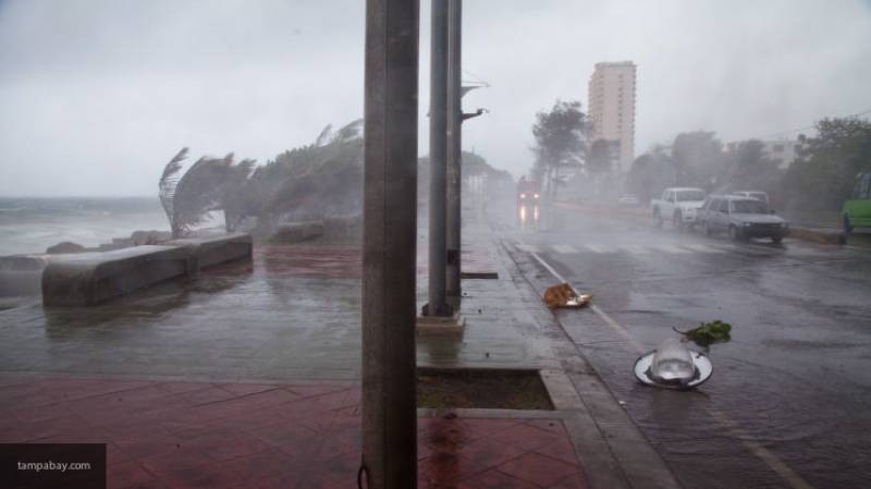 Губернатор Южной Каролины объявил эвакуацию побережья в связи с ураганом "Дориан"
