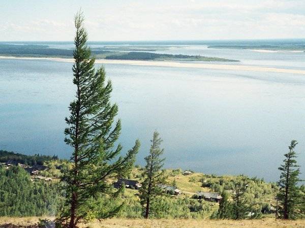 Низкий уровень воды в Лене угрожает водоснабжению Якутска. Власти города ввели режим ЧС