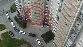 Житель Красногорска открыл стрельбу с балкона многоэтажки — видео.