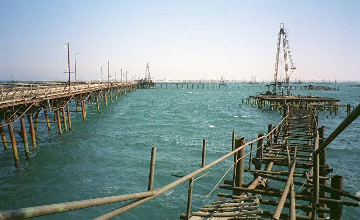 Sohu (Китай): в самом большом озере мира обнаружены богатые запасы нефти. США считают его морем, в России – озером