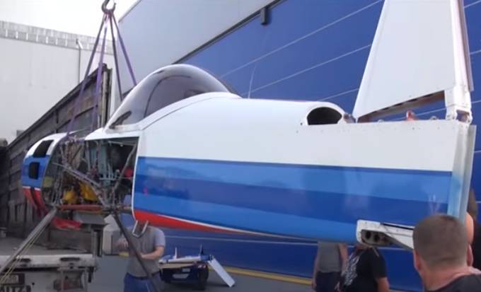 Российский спортивный самолет Laros-31 готовят к первому полету