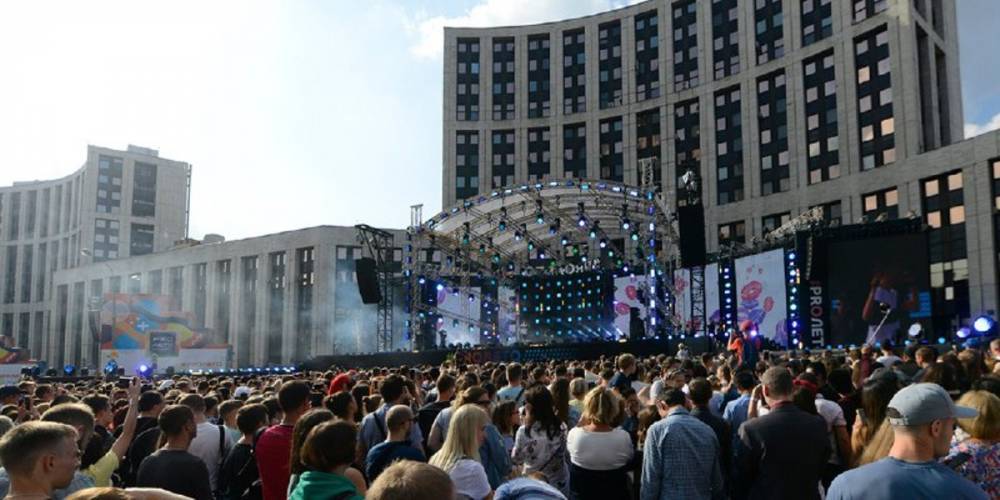 40 тысяч человек посетили концерт фестиваля "PRO лето" на проспекте Сахарова