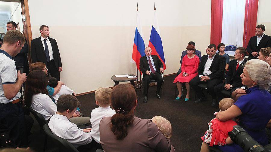 Путин призвал ускорить решение вопроса с жильем в Иркутской области