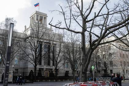 Подозреваемого в убийстве соратника Масхадова посетили российские дипломаты
