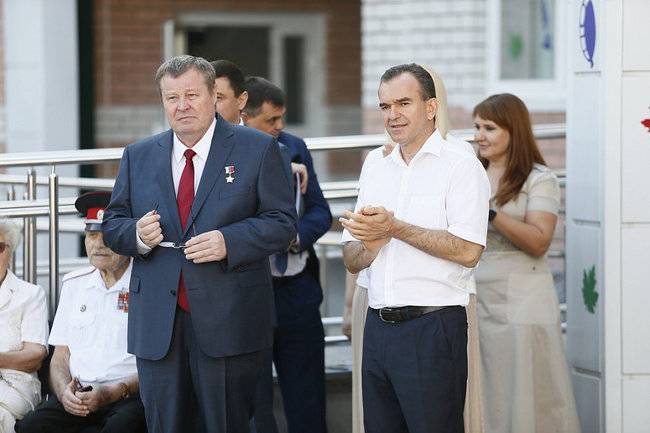Губернатор Кондратьев посетил новую краснодарскую школу