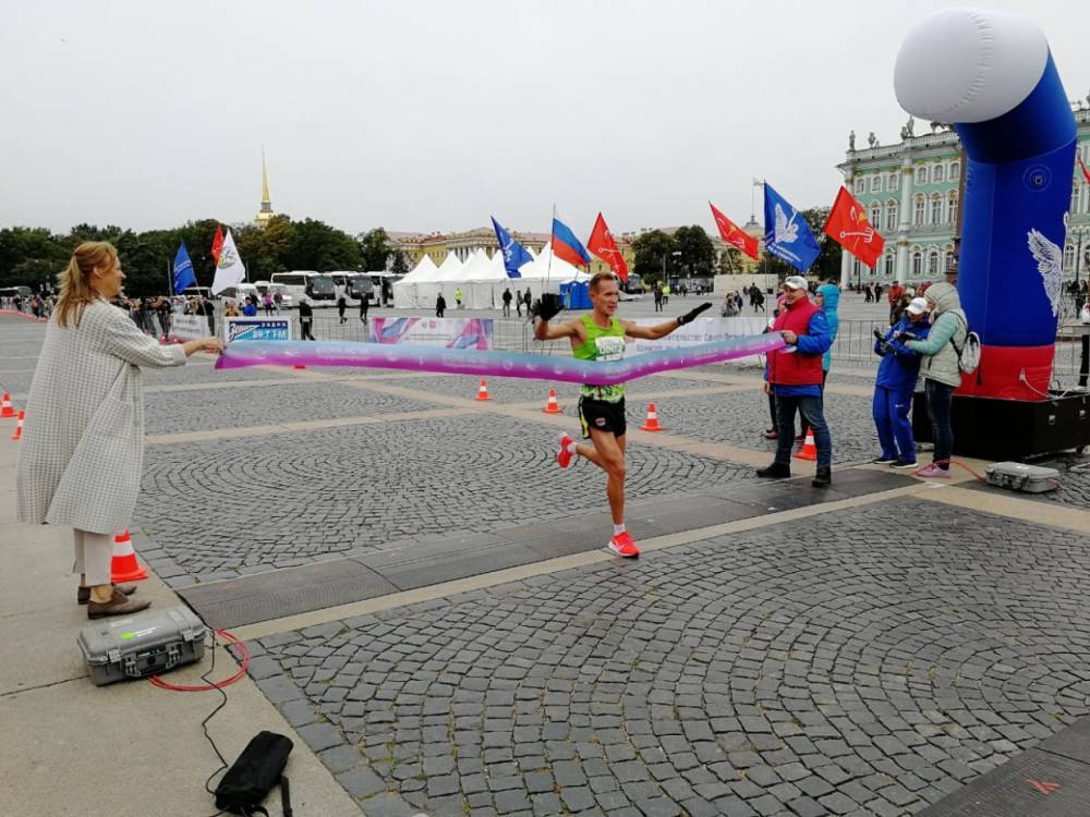 Победители 93-го легкоатлетического пробега «Пушкин – Санкт-Петербург» награждены медалями