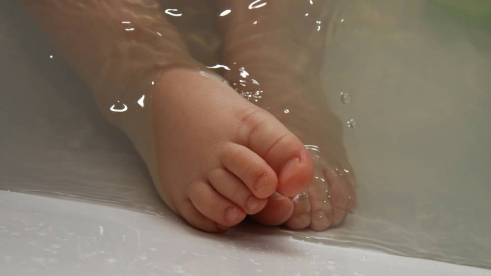 На отца утонувшего в ванне младенца завели уголовное дело