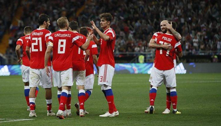 Сборная России по футболу поднялась в рейтинге ФИФА