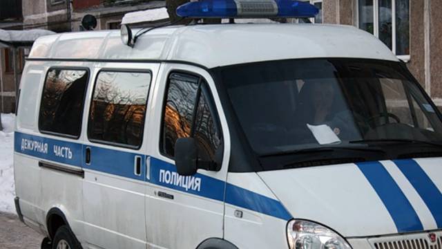 Трое грабителей с ножом ворвались в "Пятерочку" на севере Москвы