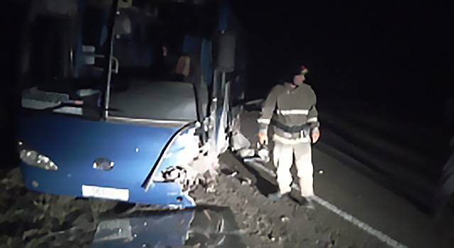 Двое погибших: под Барнаулом иномарка протаранила автобус
