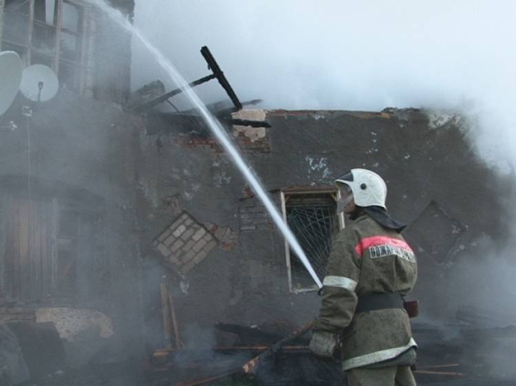 Три человека стали жертвами пожара в Кемерово