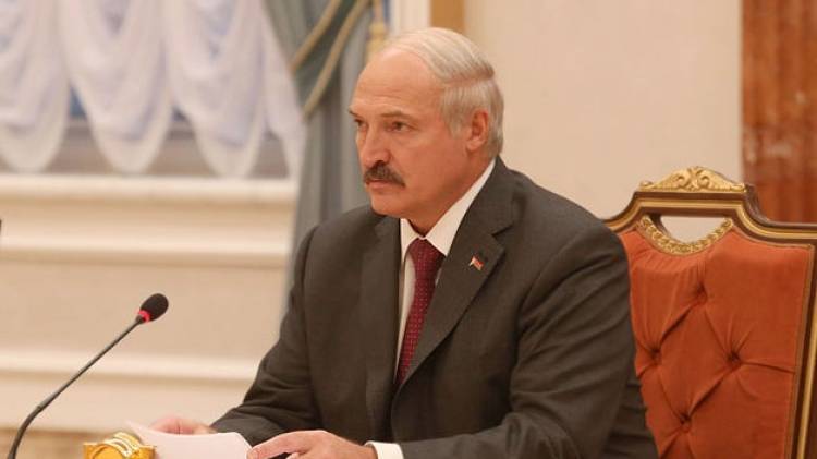 Лукашенко заявил, что урегулировать конфликт на Украине невозможно без США