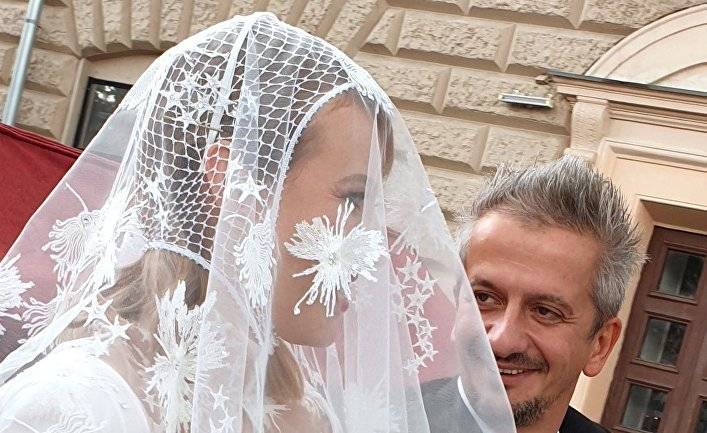 Daily Mail (Великобритания): «крестная дочь» Владимира Путина Ксения Собчак снова вышла замуж