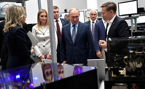 Путину показали возможности российских экзоскелетов