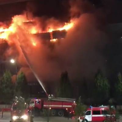 Пожар в ТРЦ "Гранд парк" потушен