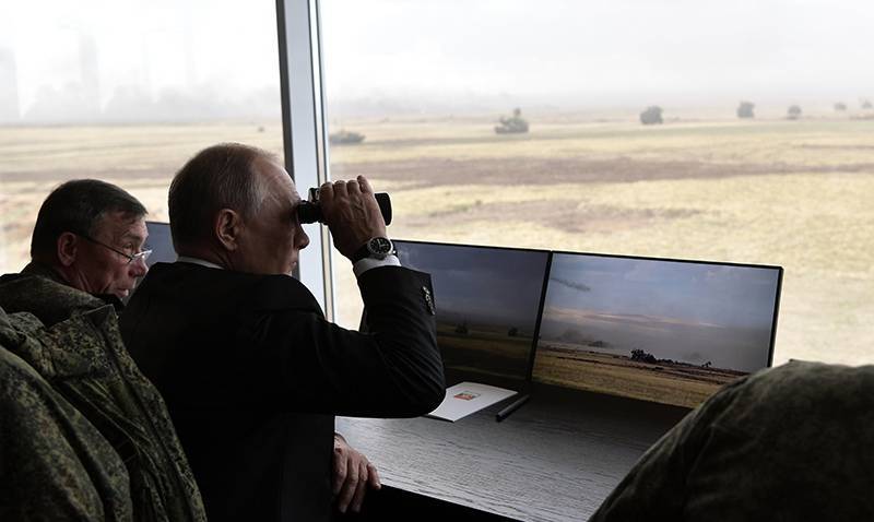 Огненный мешок и полевой хлеб: что увидел Путин на учениях "Центр-2019"