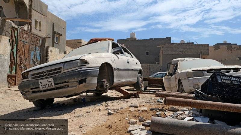 Корреспонденты ФАН рассказали, почему у ливийцев так много машин