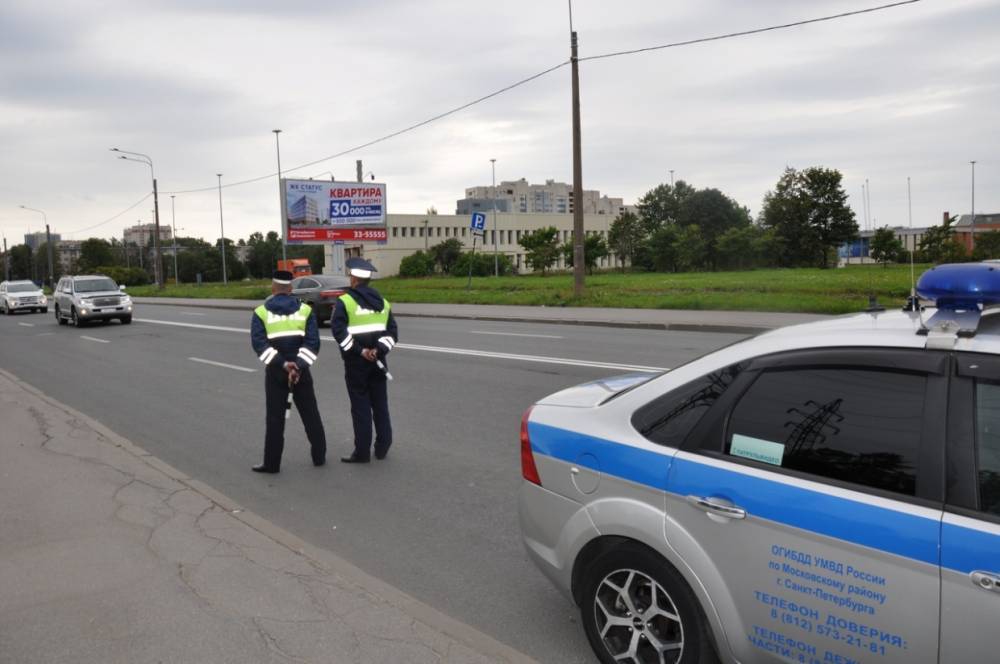 В Петербурге и Ленобласти выявили более 2 тыс. водителей, нарушавших ПДД с детьми в машине