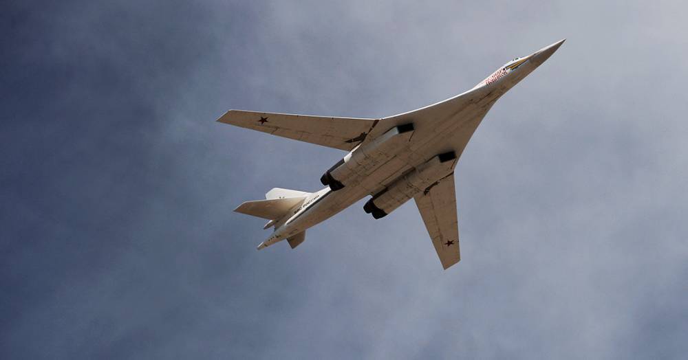 Ту-160 летали над&nbsp;Балтикой семь часов: видео