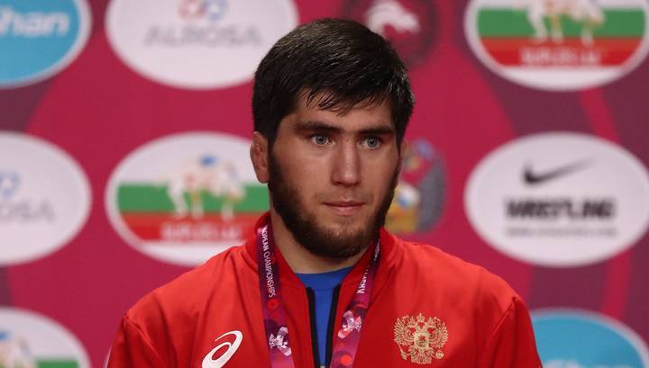Российский борец Угуев завоевал золото чемпионата мира