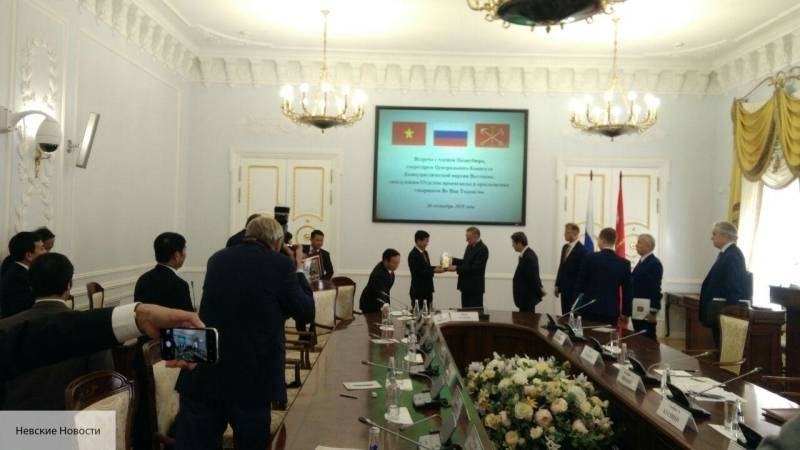 Беглов провел встречу с делегацией из Вьетнама и обсудил сотрудничество в сфере туризма