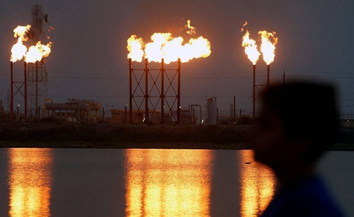 Al Modon: нефтяные заводы горят — Россия ликует