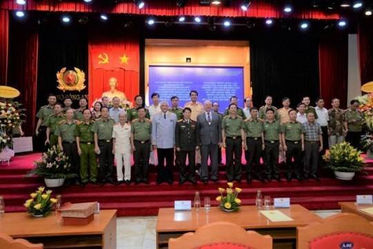 Глава МВД РФ встретился с вьетнамскими полицейскими – выпускниками ведомственных вузов