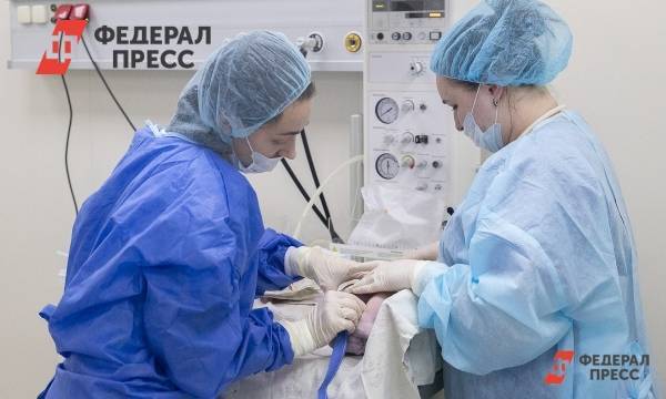 Новосибирские врачи вывели из шока малыша, упавшего в яму с кипятком