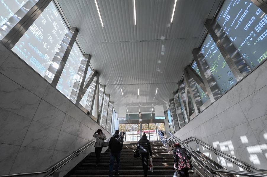 На двух станциях метро установят навесы "Огни города" к запуску МЦД