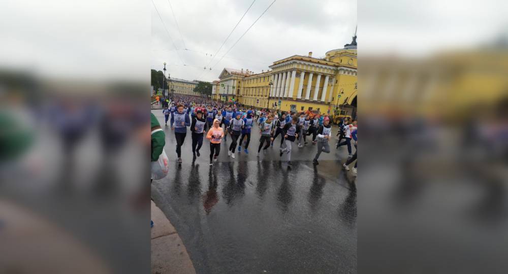 «Кросс нации» стартовал в полдень на Дворцовой площади в Петербурге