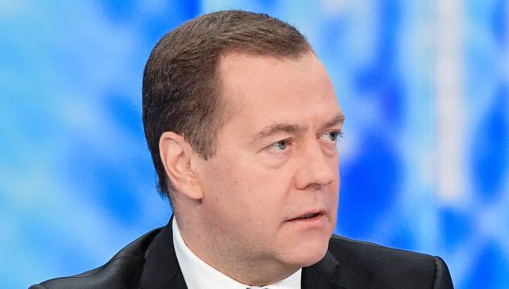 Медведев посоветовал американцам заняться ПРО, а не "формулировать дурацкие идеи"