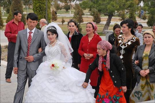 В Узбекистане принят закон о правилах проведения свадьбы