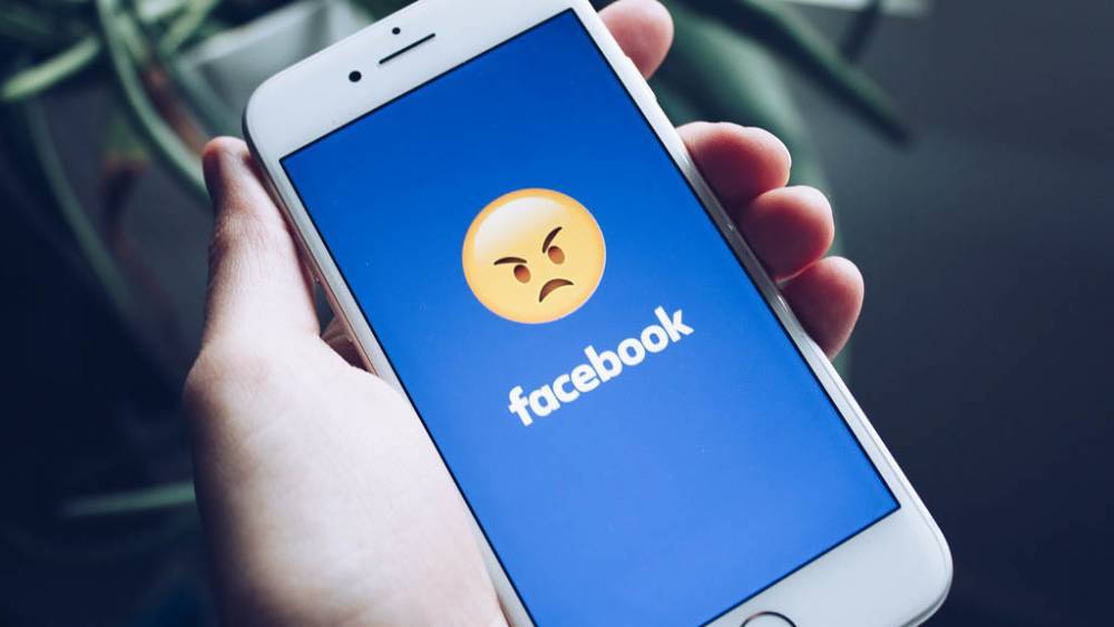 Facebook заблокировал работу тысяч приложений